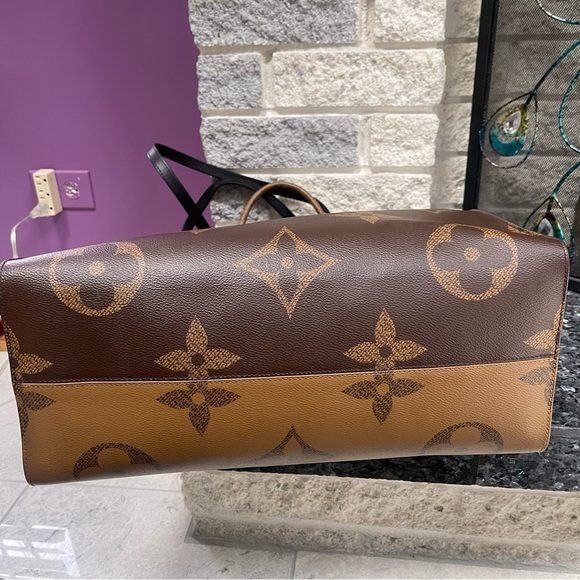 Louis Vuitton On The Go GM Tote Monogram - Picture 11 of 13
